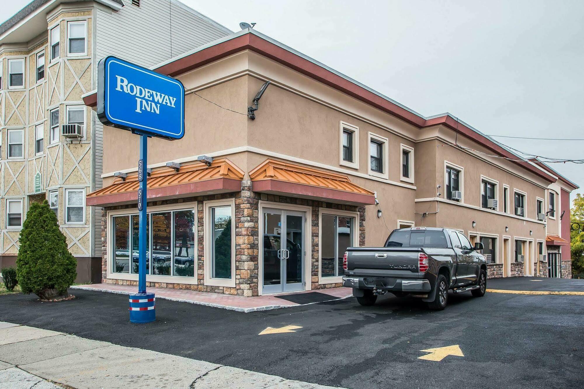 Rodeway Inn Belleville Exterior foto